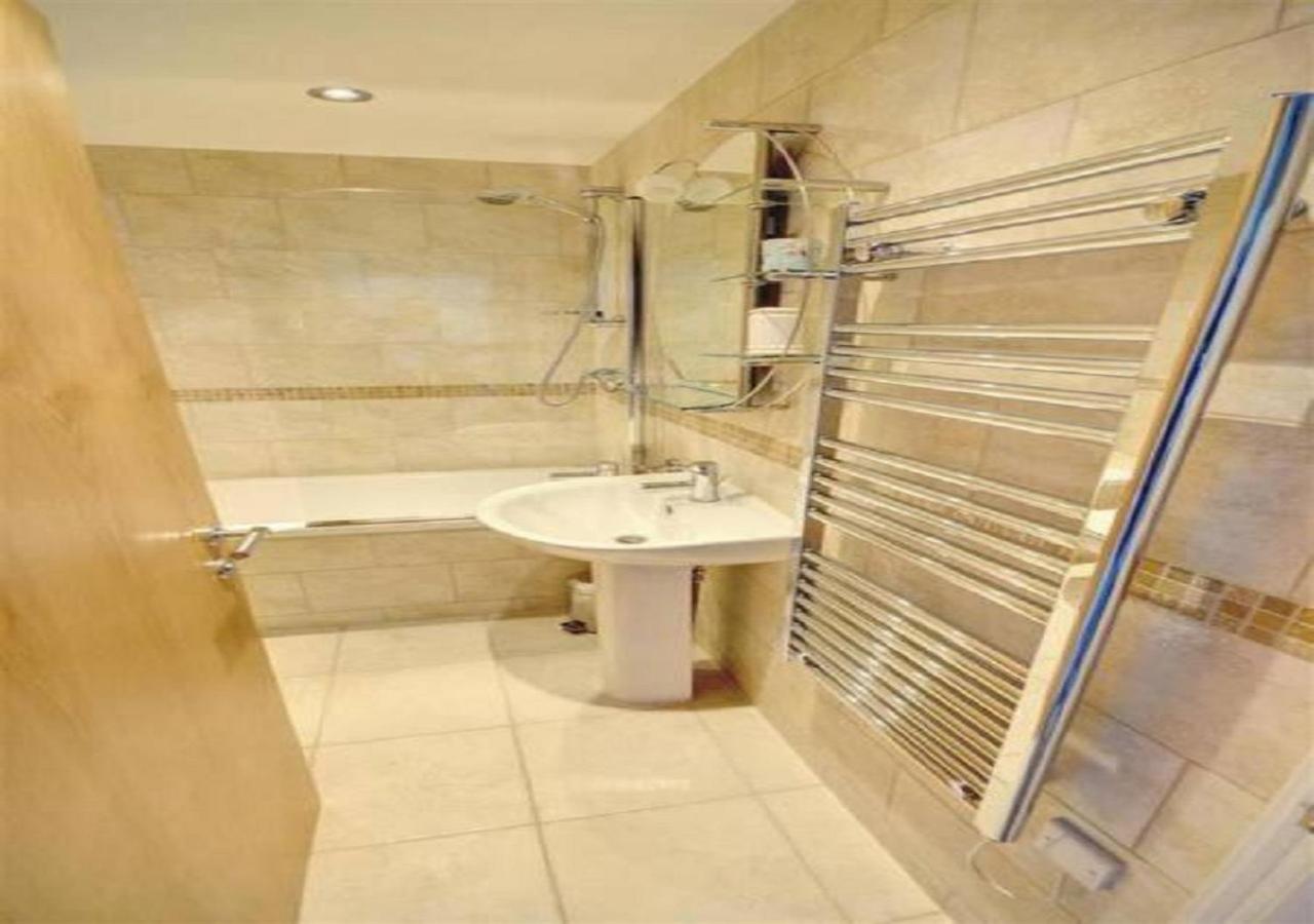 Luxury 2 Bed Close To Beach-with Parking! *